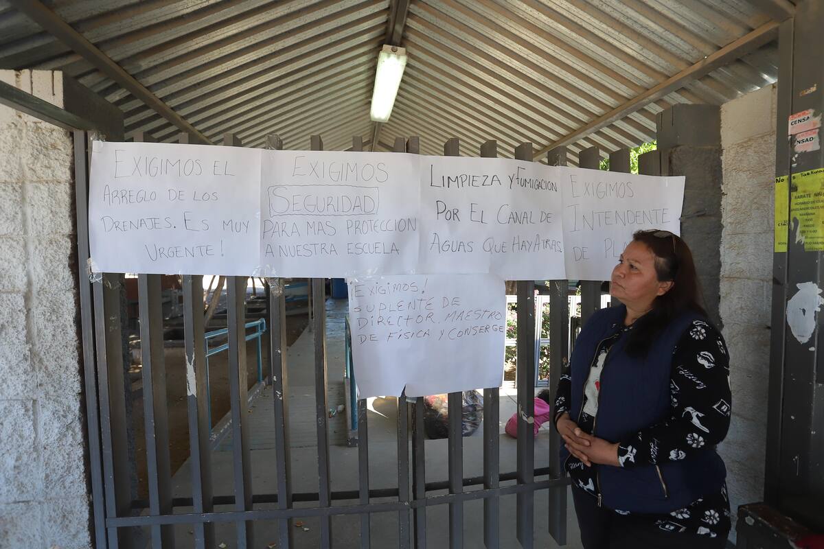 Padres de familia advierten: No dejarán protesta en escuela