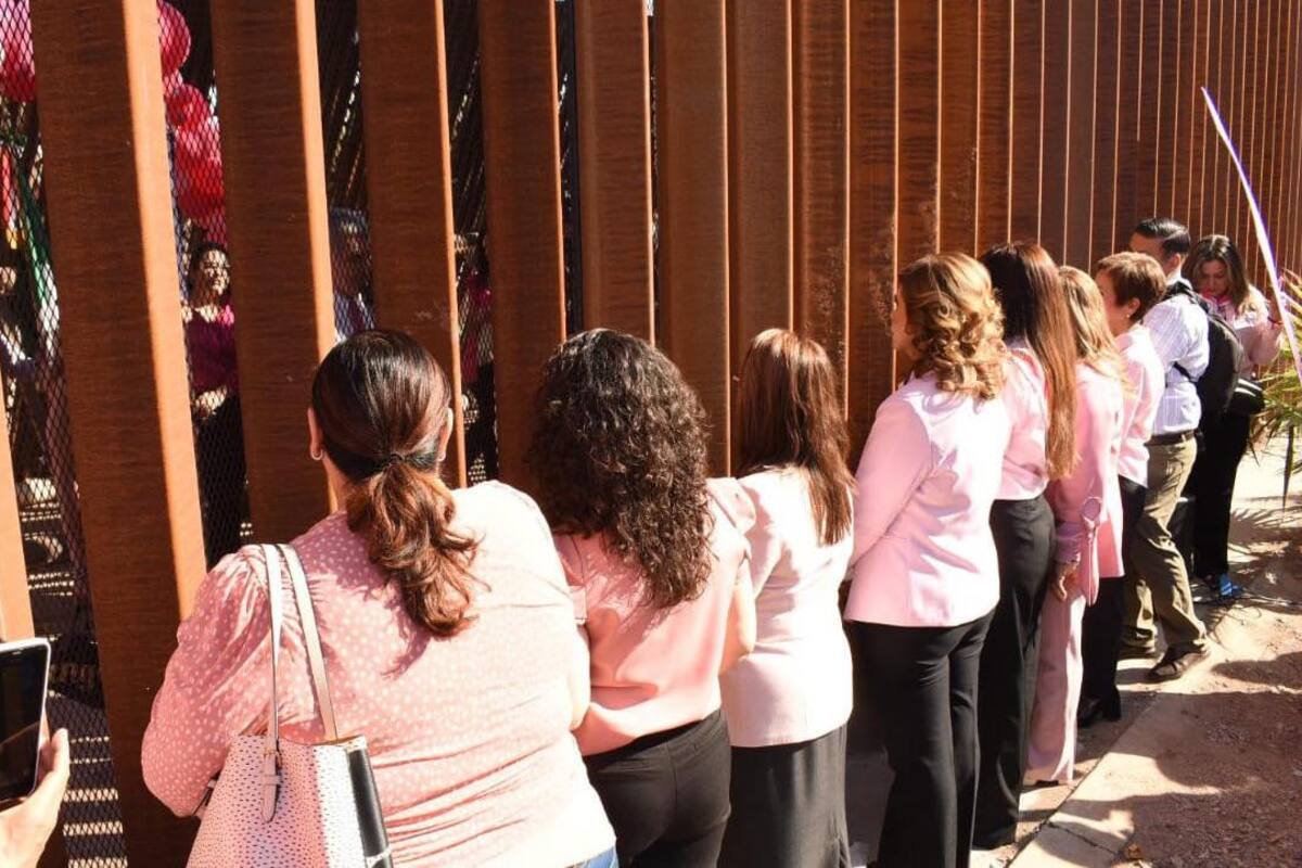 Concientizan acerca del cáncer de mama a través del Lazo Rosa Binacional