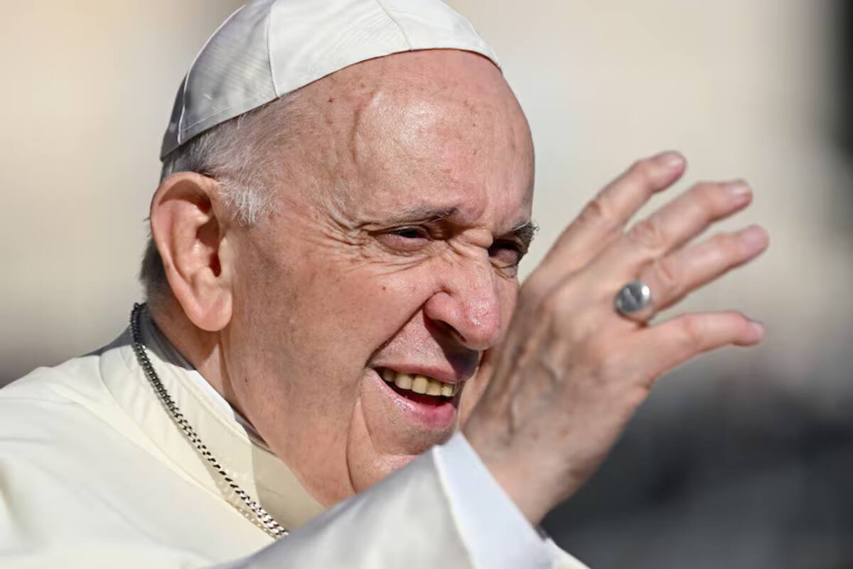 El papa Francisco sigue en tratamiento con fisioterapia y oxígeno de alto flujo