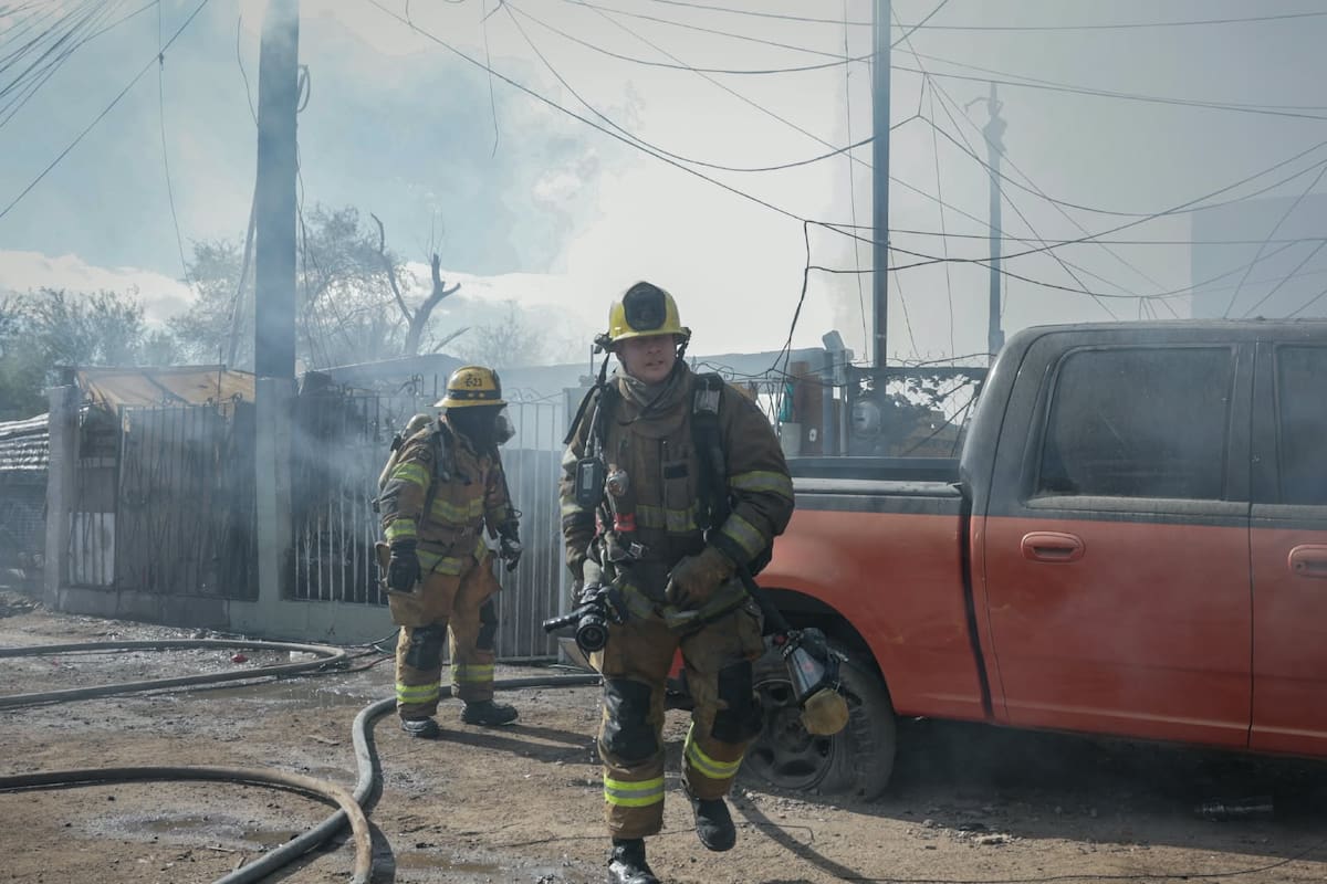 Incendio consume dos casas, daña otra y moviliza a bomberos en Rancho La Bodega