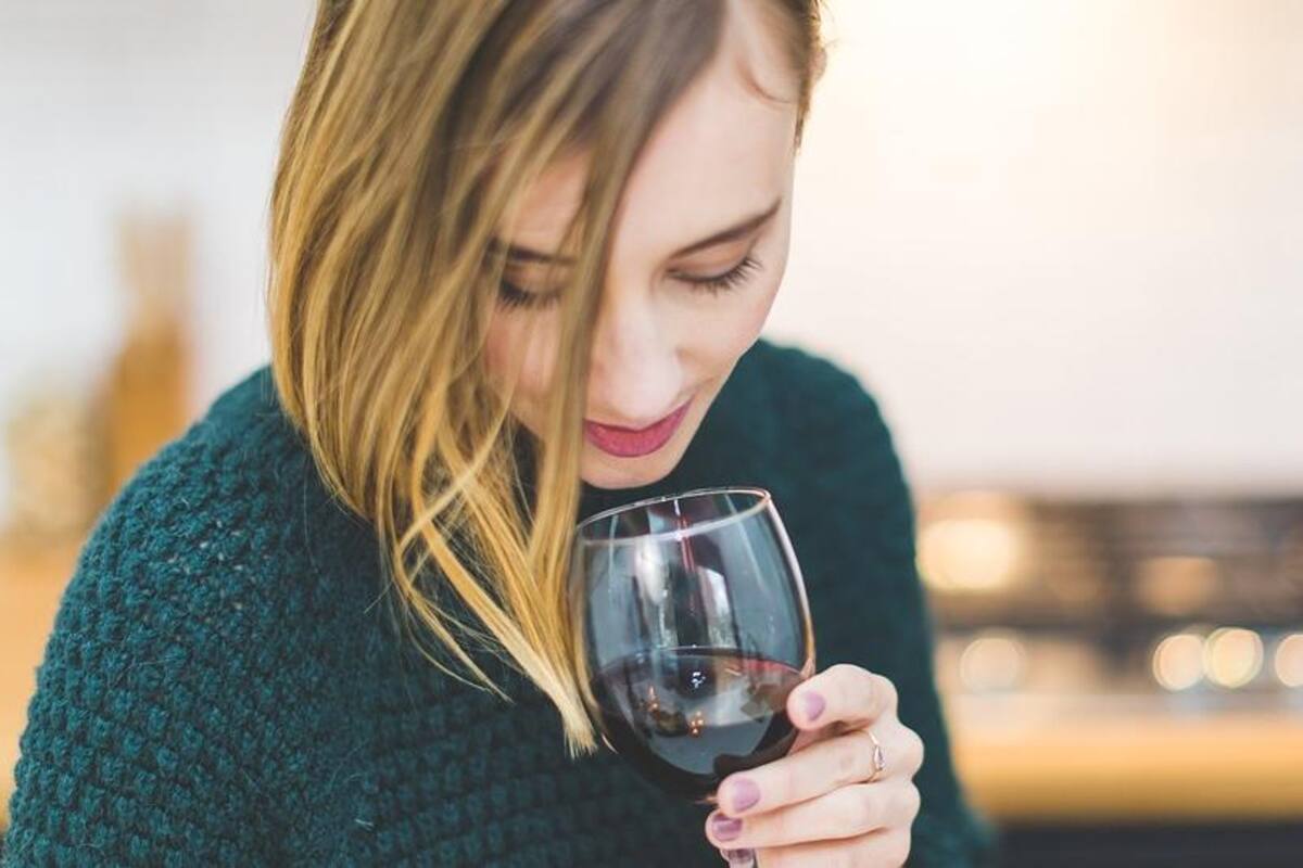 Incrementa consumo de vino en mujeres