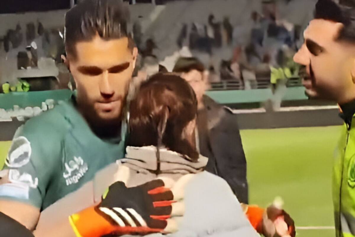Portero de la Selección de Irán es suspendido por abrazar a aficionada durante partido