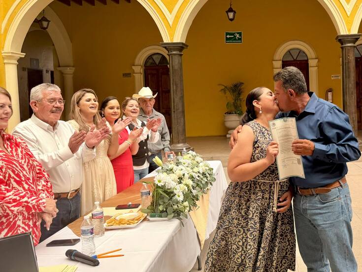 Álamos celebra bodas colectivas, 14 parejas formalizan su unión