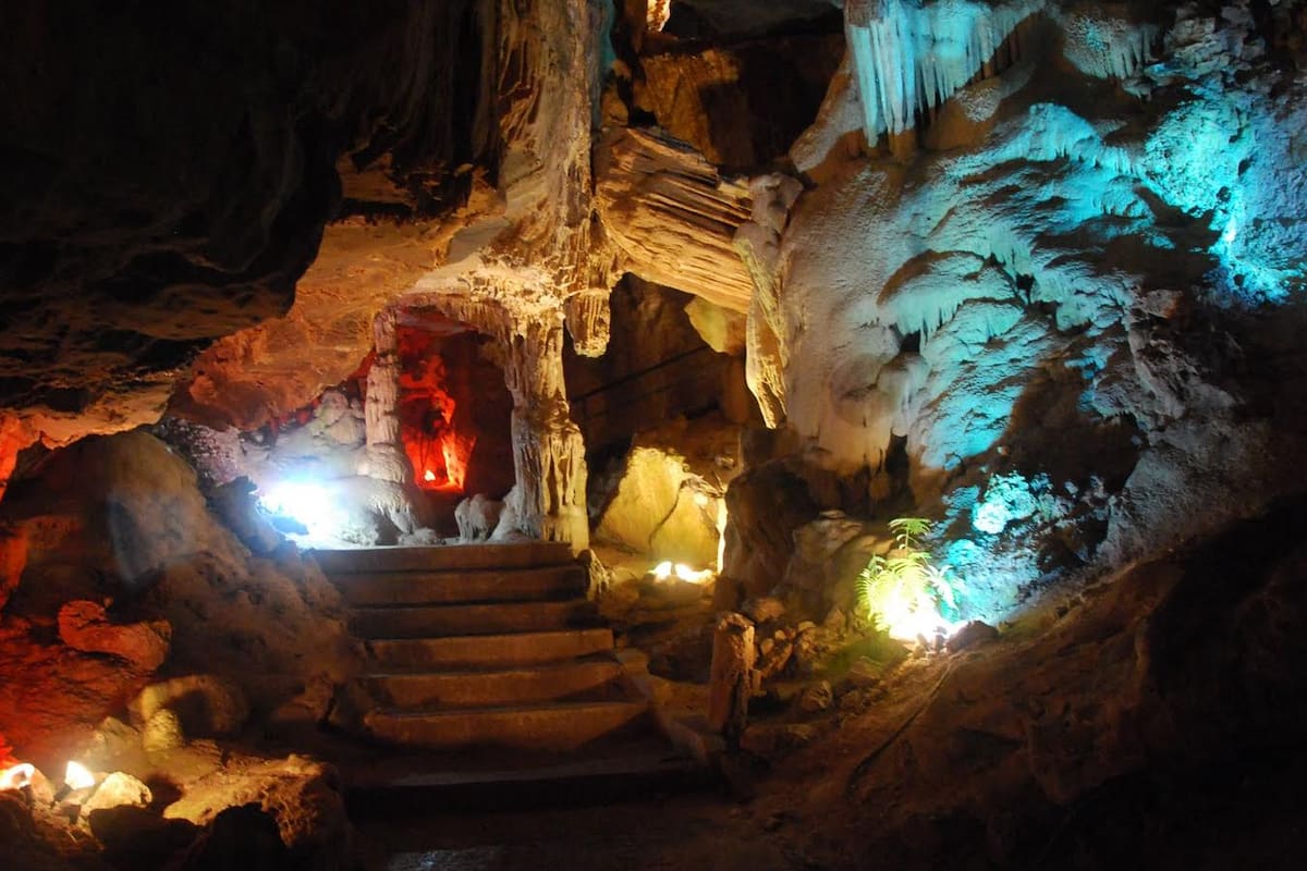 Cuevas de Taulabé, monumento que en 1972 albergó a un aeropirata hondureño