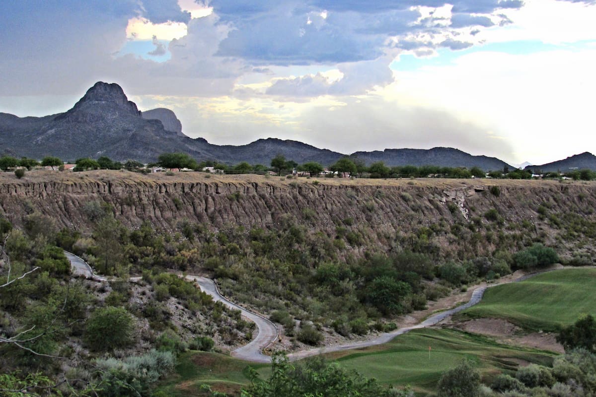 Practica golf en Marana, Arizona: naturaleza, clima y campos de primer nivel