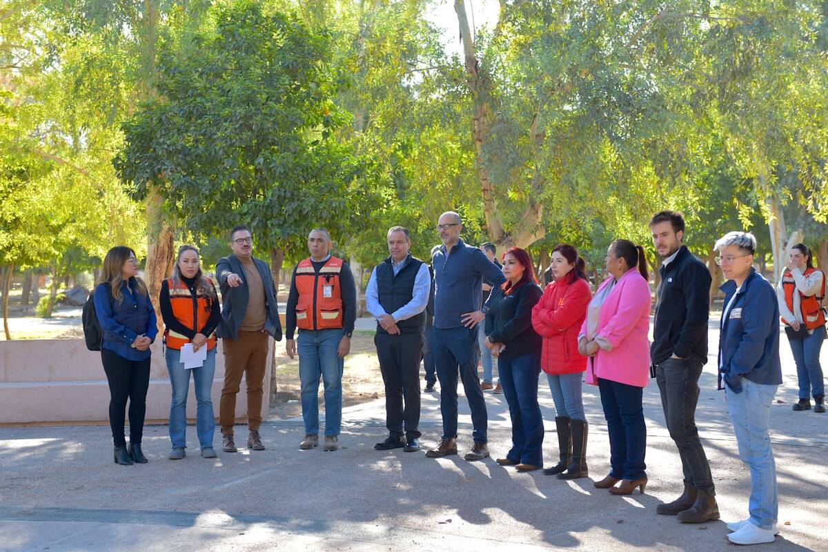 Muestra Astiazarán obras en Parque Madero a alcalde de San Pedro Garza García, Nuevo León