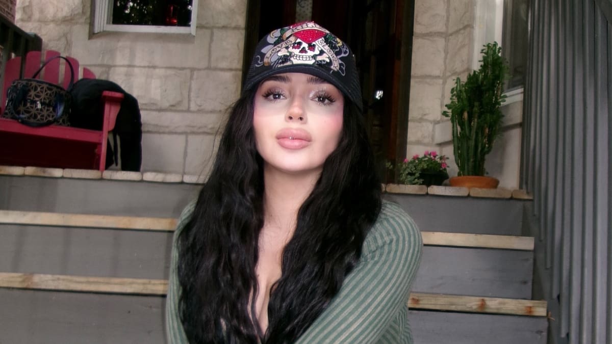 Bellakath denuncia discriminación por parte de una azafata en aeropuerto de Finlandia: “Llamó para bajarme del avión”