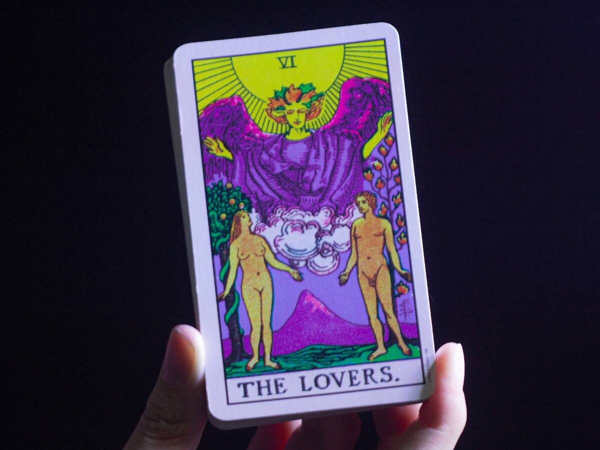 Tarot: Los Amantes (Canva)