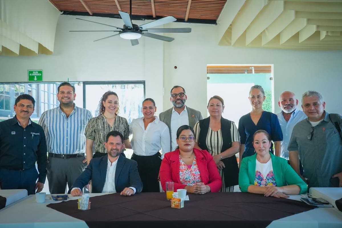 El director general de la agencia, Gabriel Palombo, explicó la estrategia gubernamental para simplificar trámites y servicios, además de escuchar el sentir del gremio gastronómico. Foto: Cortesía