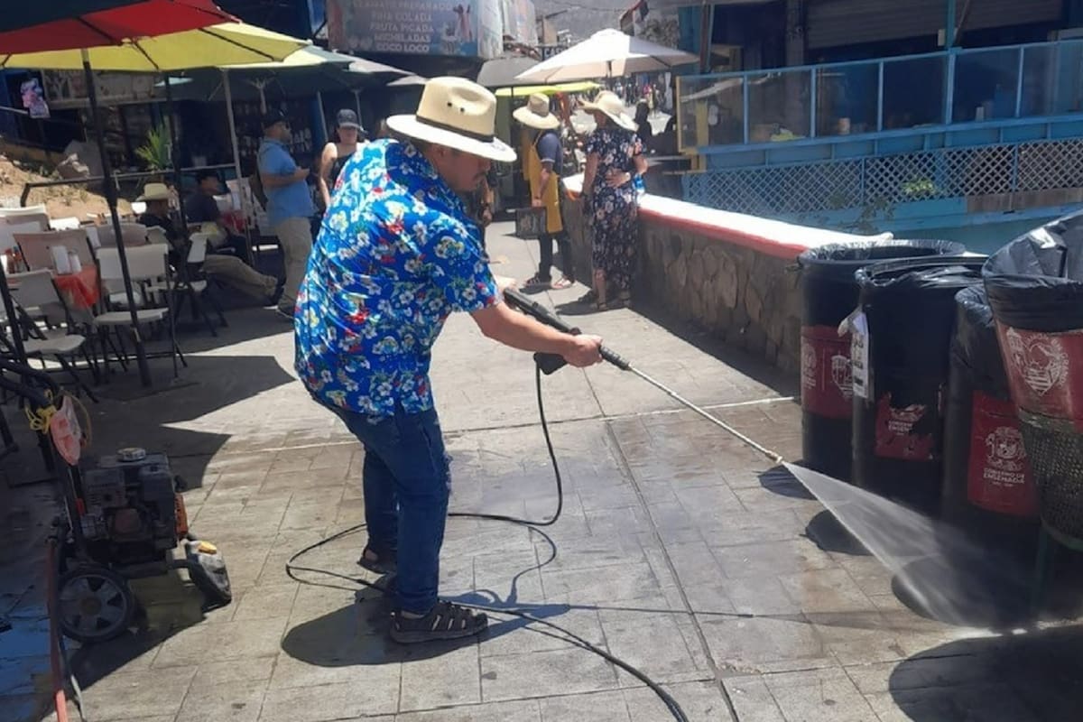 Refuerzan limpieza en La Bufadora tras críticas por basura
