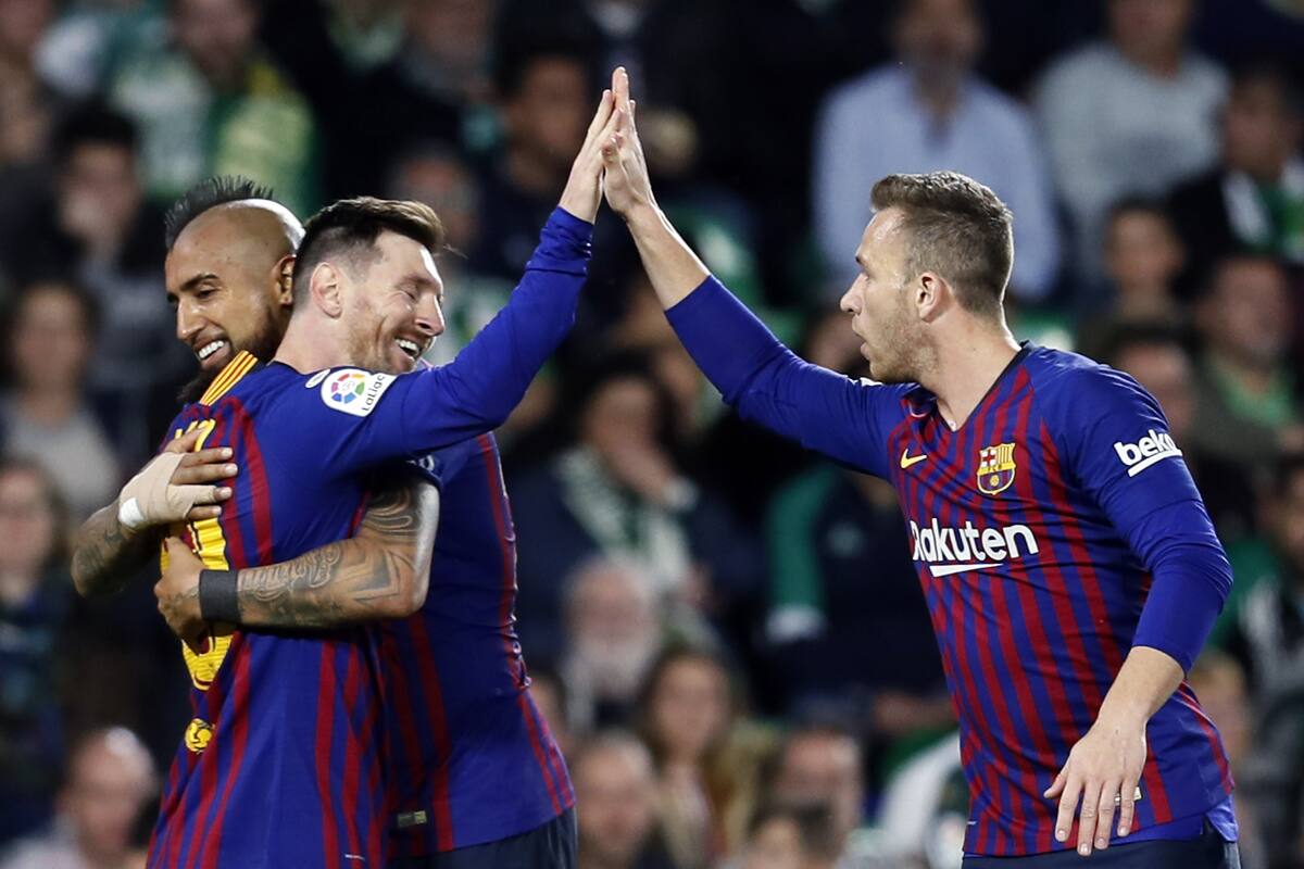 Messi y Zlatan, entre los nominados al premio Puskas