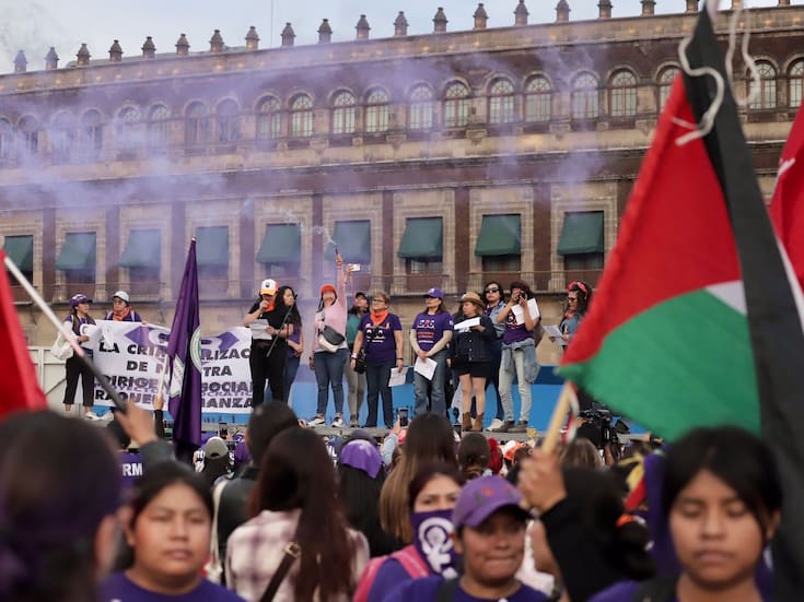 Claudia Sheinbaum describe como “pacífica” la marcha del 25 de noviembre, pero CANACO reporta pérdidas millonarias por cierre de negocios y blindajes