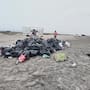 Retiran dos toneladas de basura de playa en San Quintín