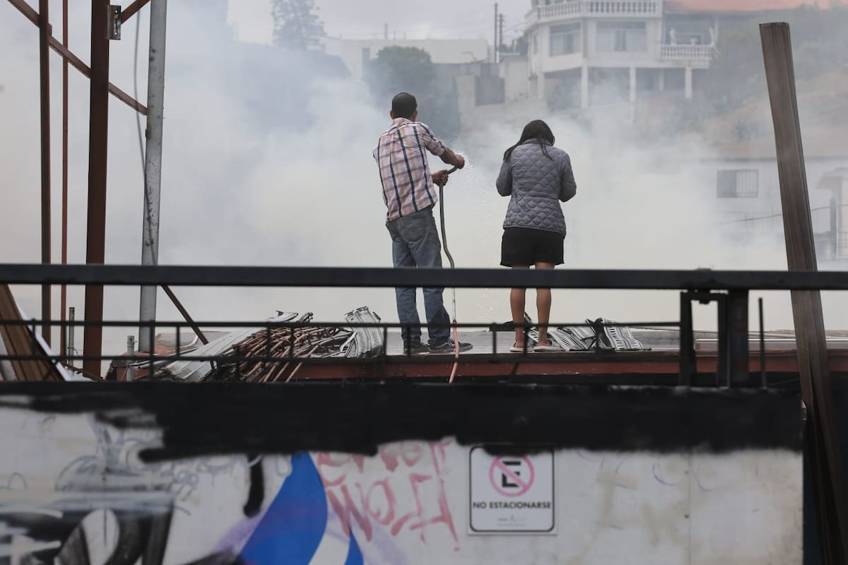 Incendio en taller de herrería moviliza a las autoridades de Tijuana