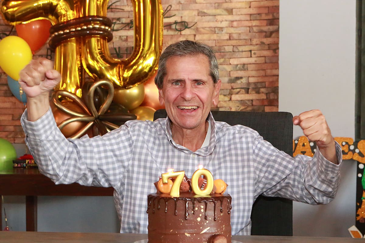 Enrique Tapia Camou celebra en familia sus 70 años de vida