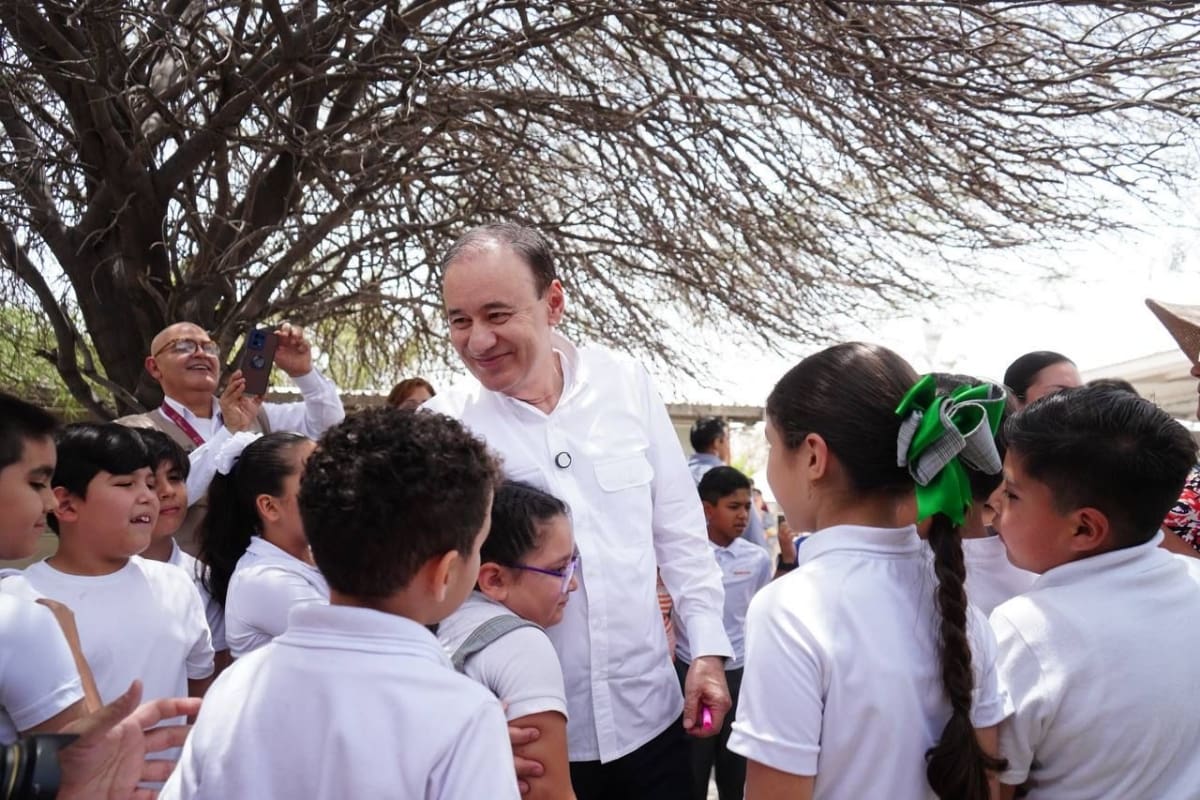 El Gobierno de Sonora entregará uniformes y calzado gratuitos como apoyo a las familias durante el ciclo escolar 2026-2027. FOTO: ESPECIAL