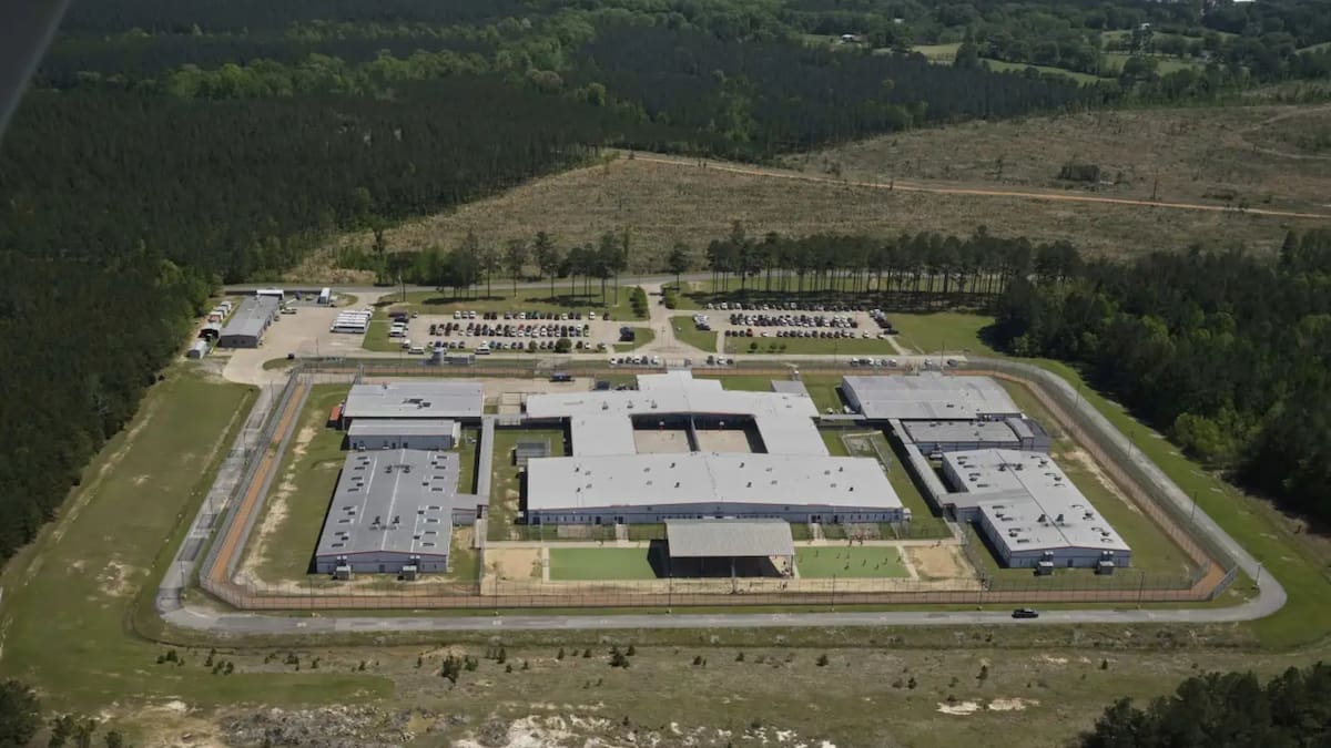 El tribunal consideró que la medida del gobierno probablemente viola restricciones presupuestarias impuestas por el Congreso. /AP