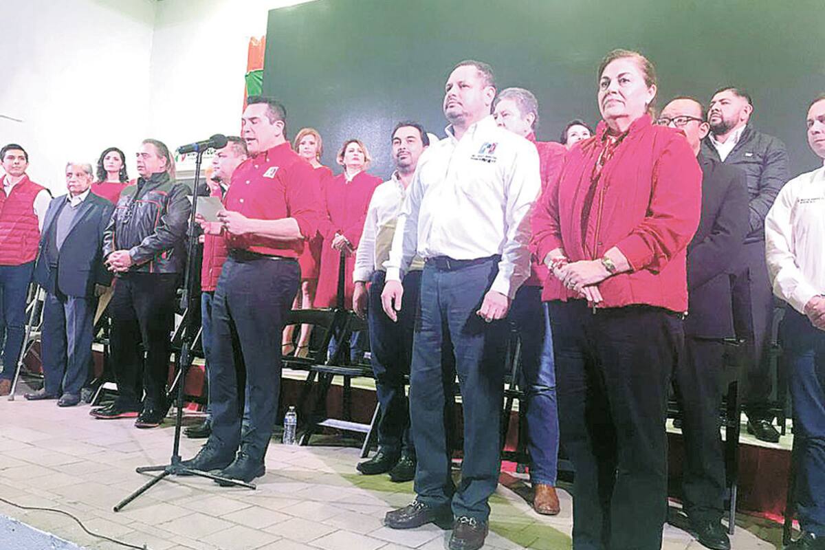 Protesta nuevo dirigente del PRI