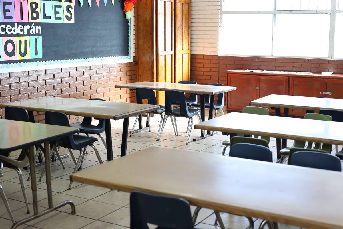 Lunes 24 sí habrá clases