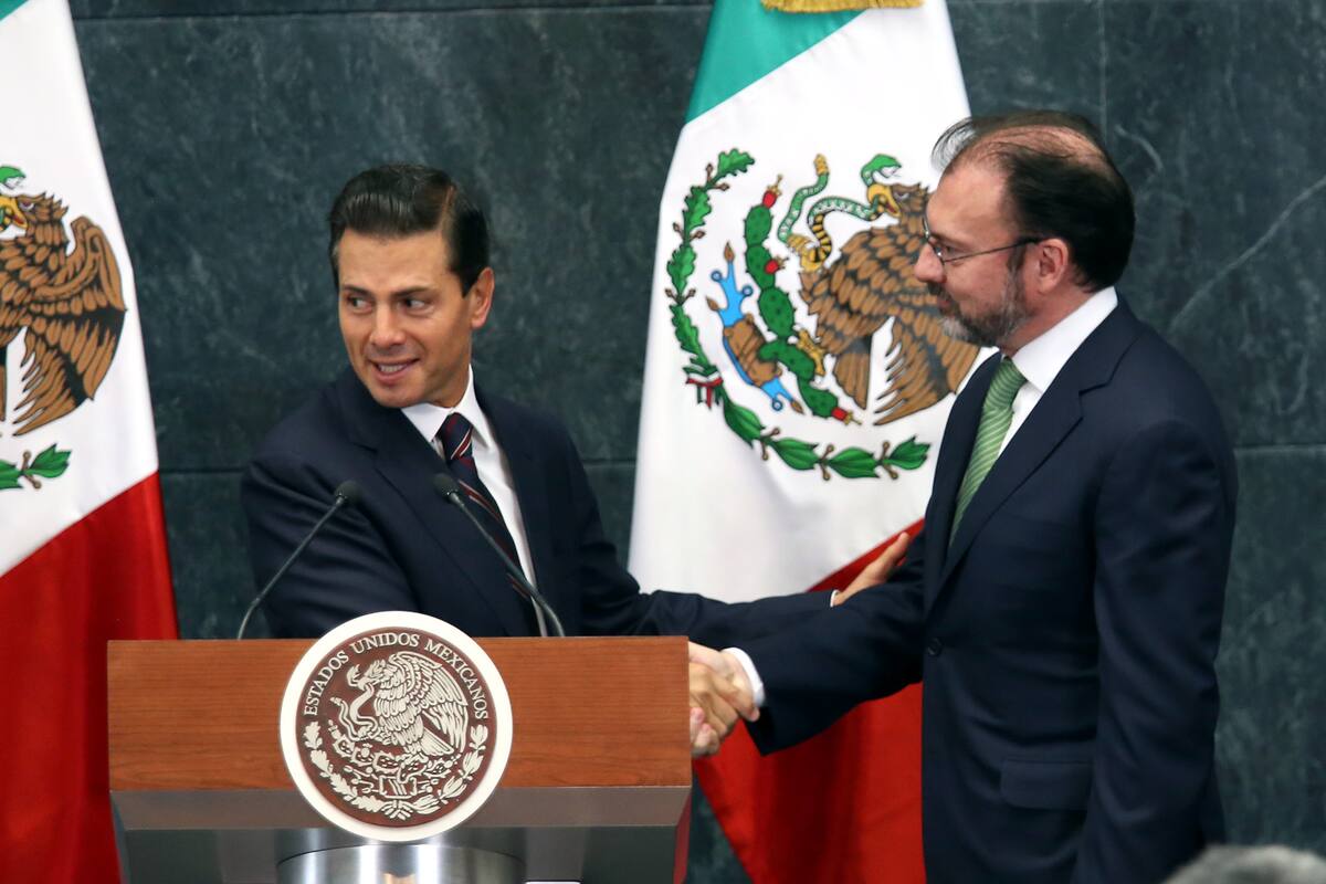 Louis Vuitton era Luis Videgaray; Miguel Osorio Chong era Michael Kors y Gerardo Ruiz Esparza era Richard Gere: Los nombres en clave en el gabinete de Peña Nieto, según Loret de Mola