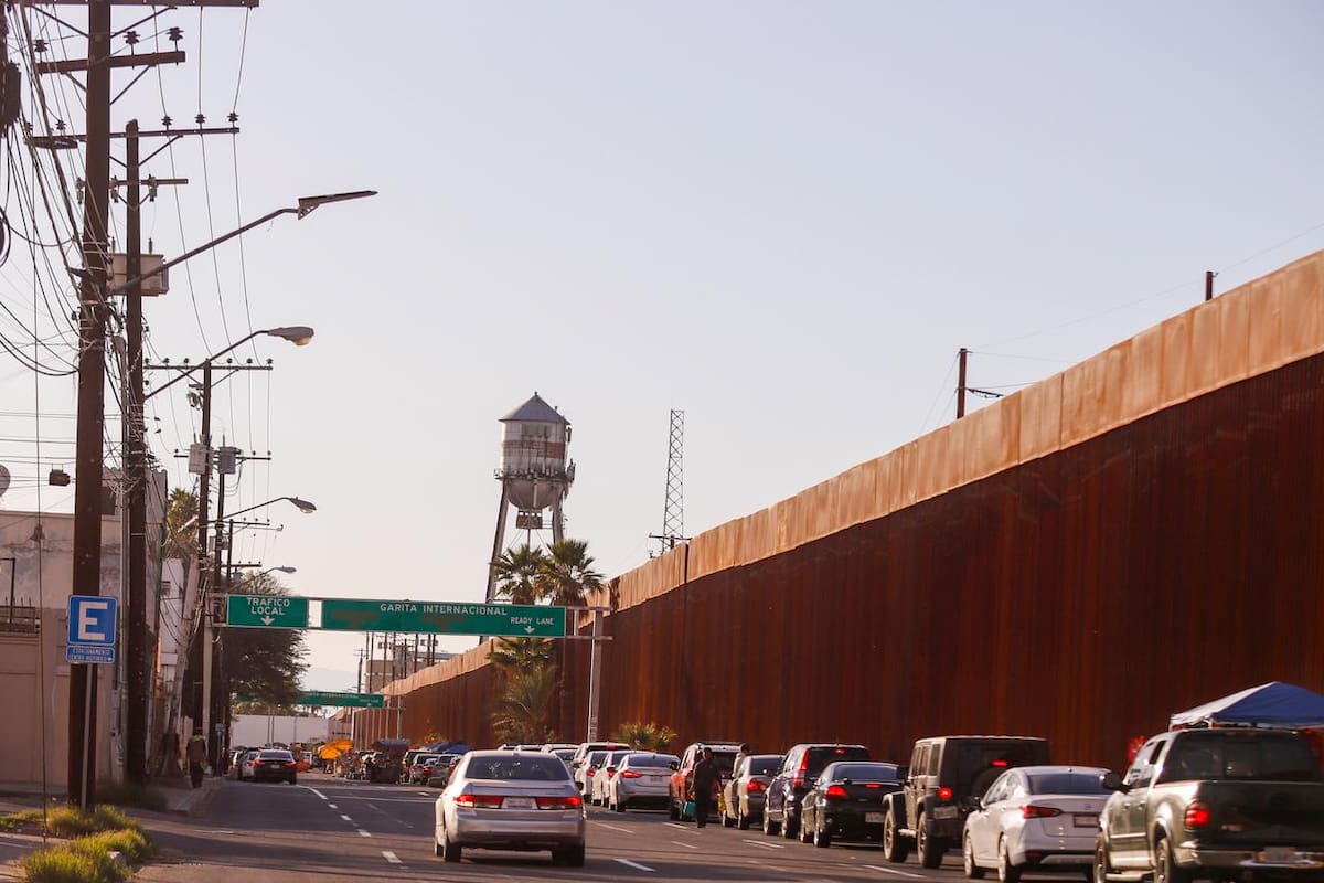 Tiempos de hasta 45 minutos para cruzar a Calexico este domingo
