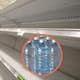 Más de 651 mil botellas de agua fueron retiradas del mercado de Estados Unidos por condiciones insalubres en su envasado; la FDA clasificó el caso como retirada Clase II por riesgo sanitario temporal