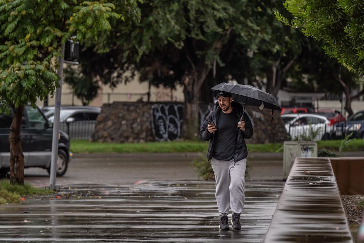 Un frente frío generará chubascos aislados y un descenso significativo en la temperatura durante la tarde-noche de este viernes. Foto: Border Zoom