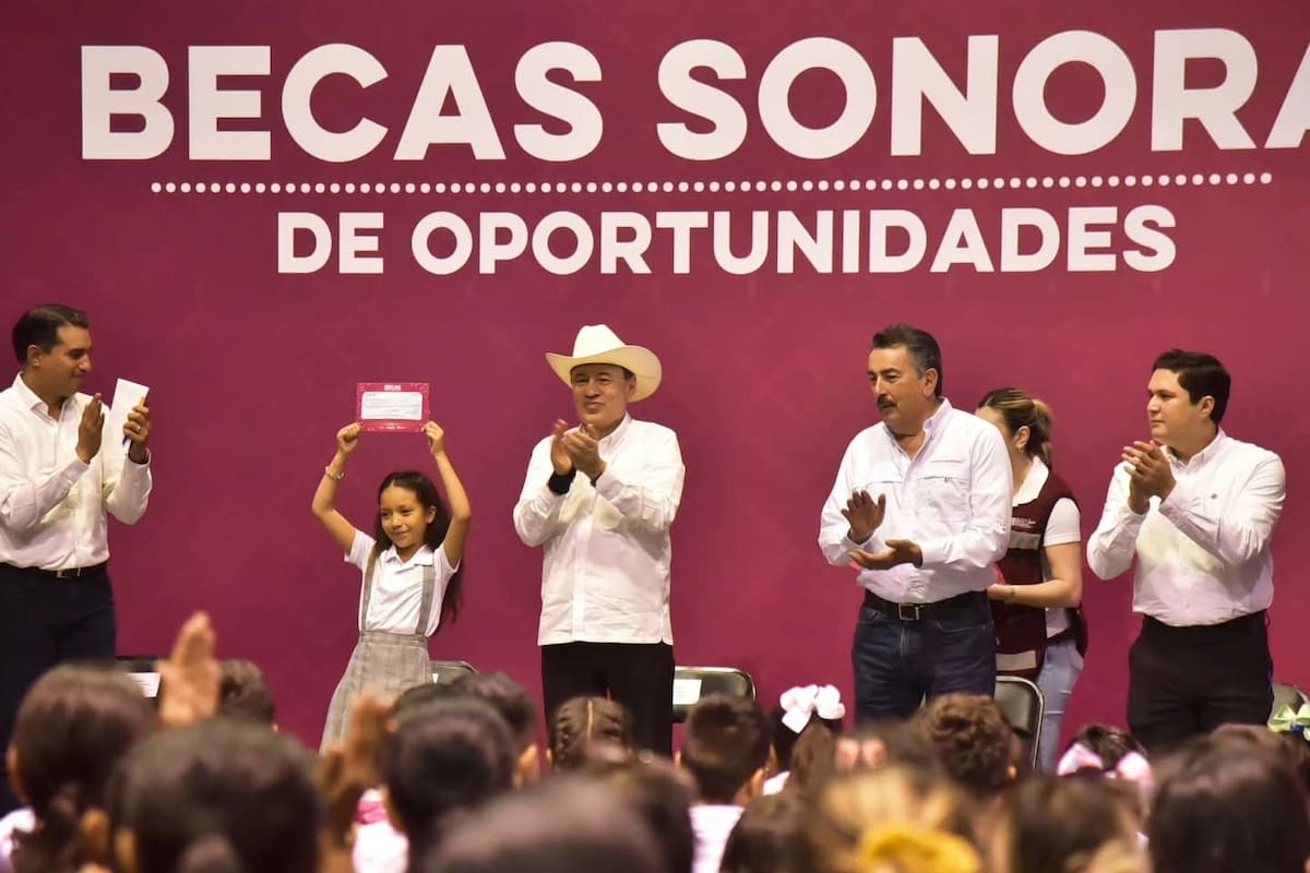 Con becas y una nueva librería, Durazo impulsa la educación de miles de estudiantes en Cajeme