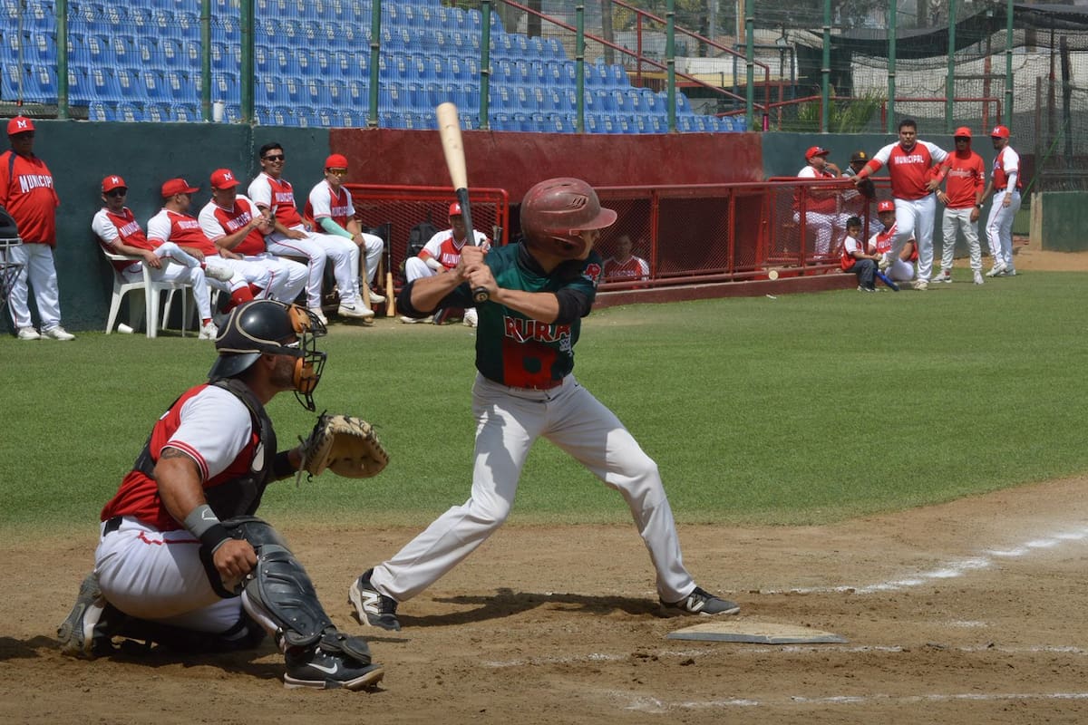 Rural tropieza en Ensenada
