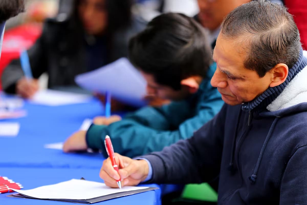 Poca participación migrante en ferias de empleo