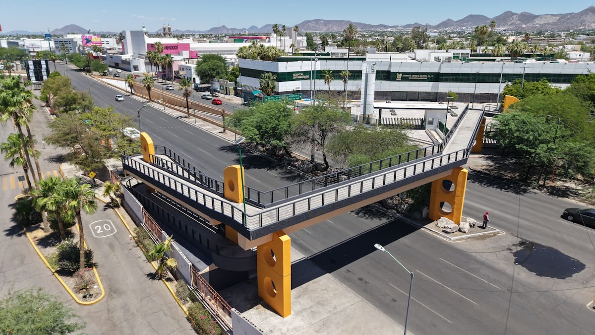 Estudiantes de la UNISON exigen retiro de puente peatonal; Rectora pide análisis de alternativas