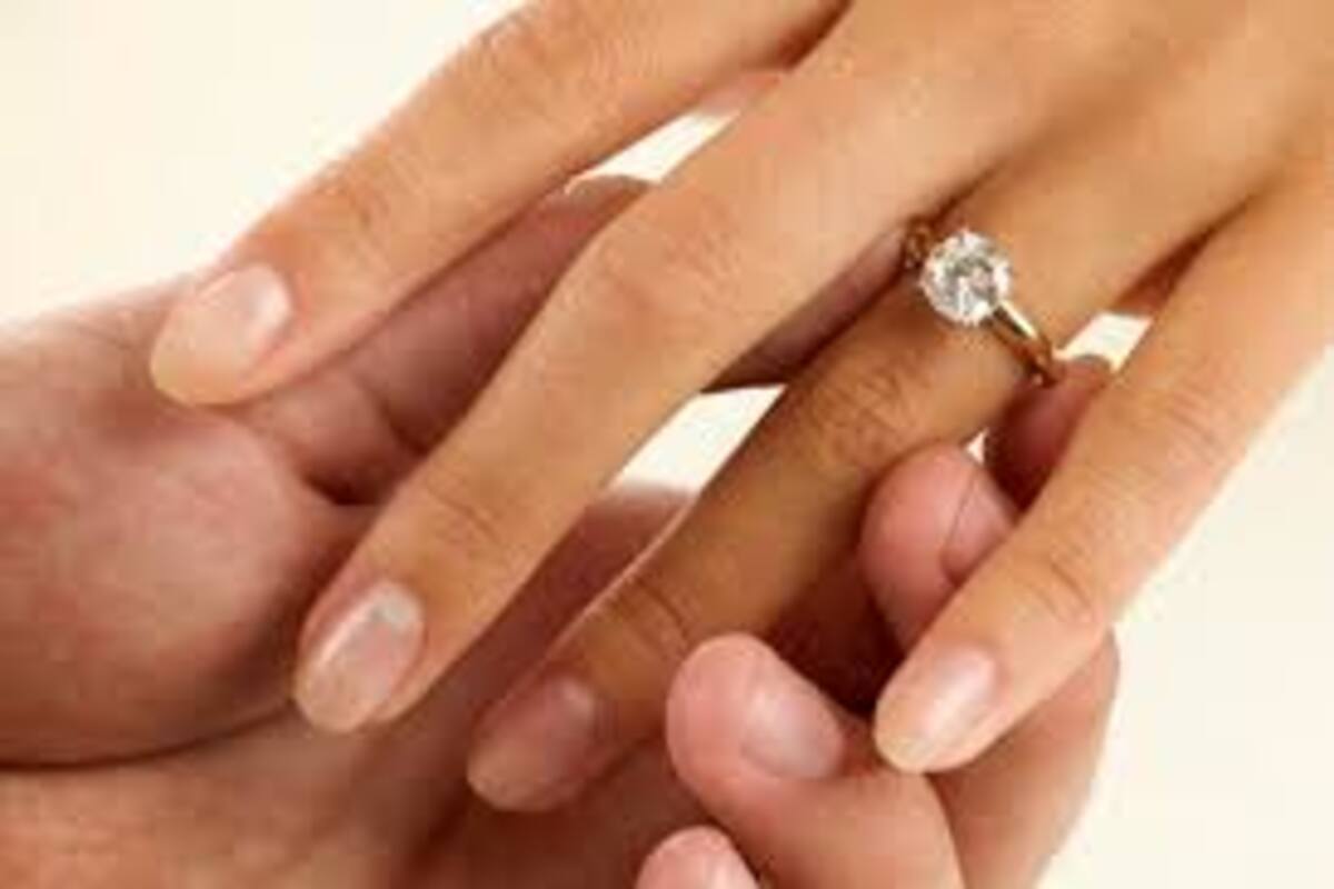 Decide demandar a su novio por no proponerle matrimonio tras 8 años de relación