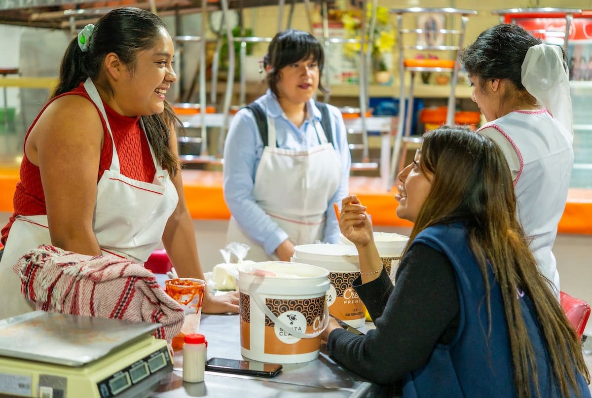 Los trabajadores tienen derecho a por lo menos 10 prestaciones mínimas, contempladas en la Ley Federal del Trabajo