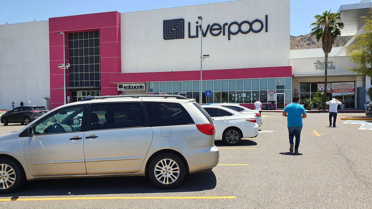 Fotografía desde el exterior de una tienda Liverpool en Hermosillo, Sonora. | Crédito: Especial GH
