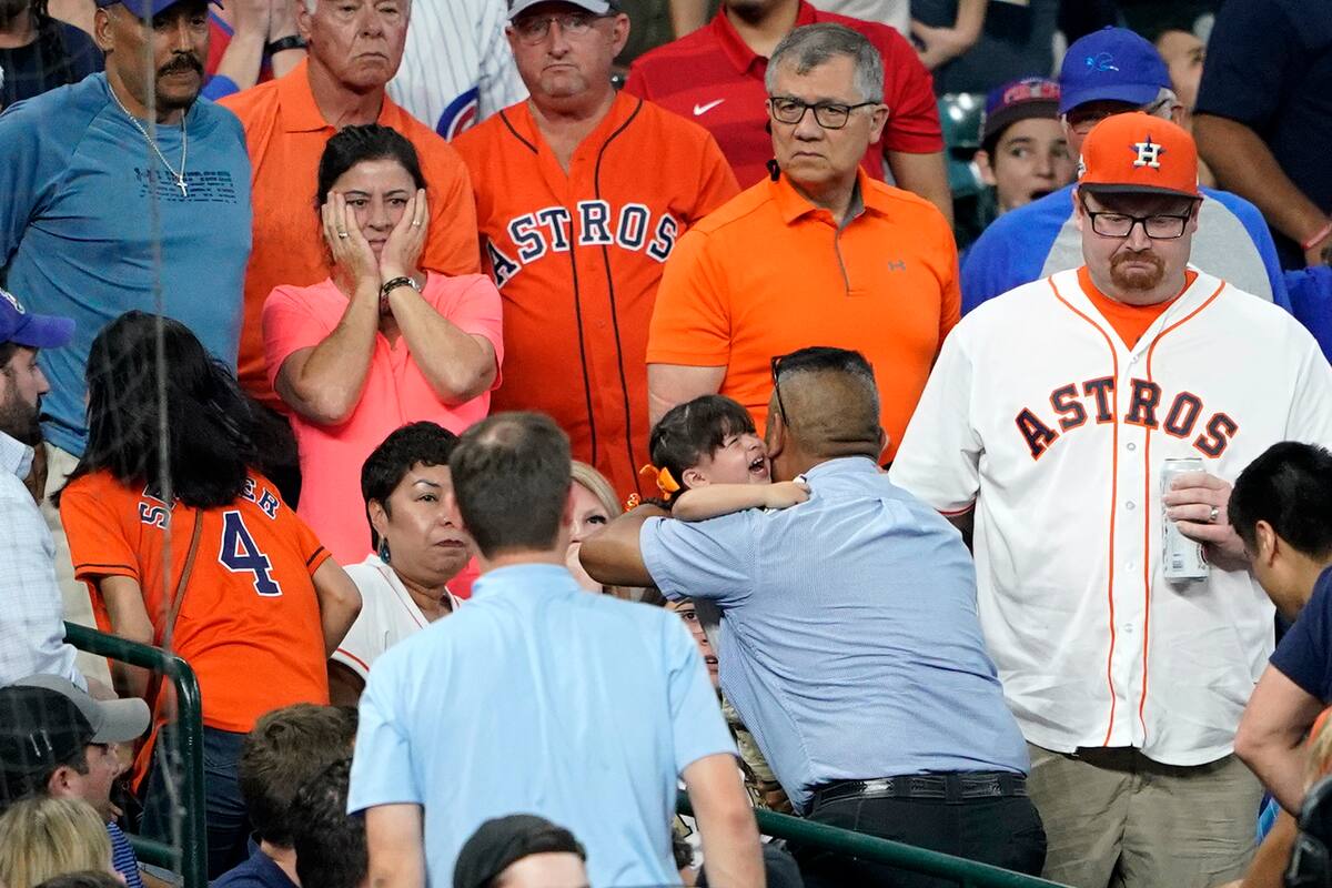 Niña que recibió pelotazo en partido de Astros de Houston sufrió fractura de cráneo y convulsionó