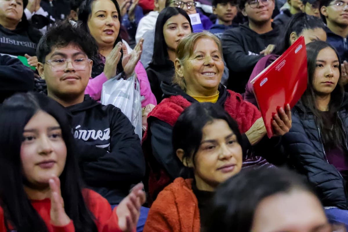 Del 2 al 19 de marzo abrirá el registro para el apoyo de uniformes y útiles escolares, el cual consiste en 2 mil 500 pesos anuales. Foto: Cortesía