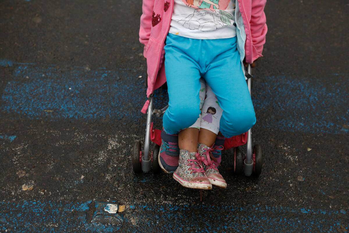 México: Niña murió al caer de litera en centro migratorio
