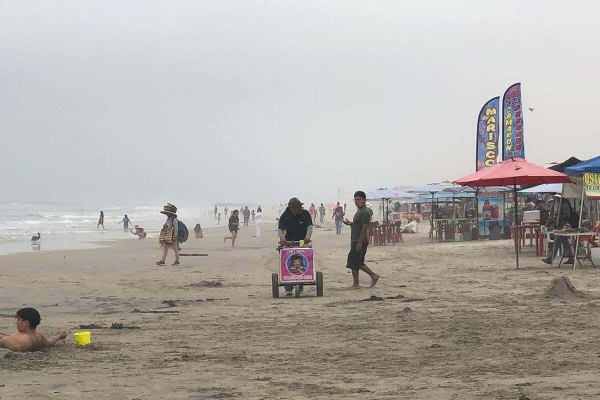 Advierten por alto oleaje en playas de Rosarito