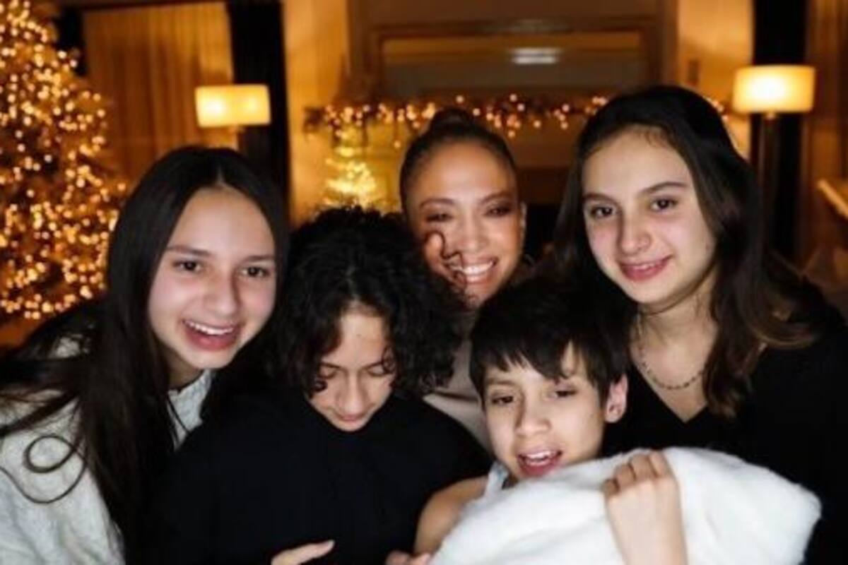 JLo da clases de "Skin Care" a Emme y las hijas de Alex Rodríguez