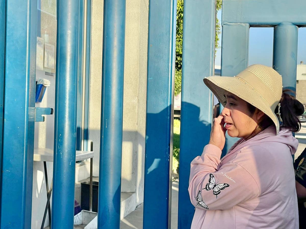 Se manifestaron este lunes en las instalaciones para exigir el pago de sueldos que les fueron retenidos desde el pasado viernes.Foto : Border Zoom