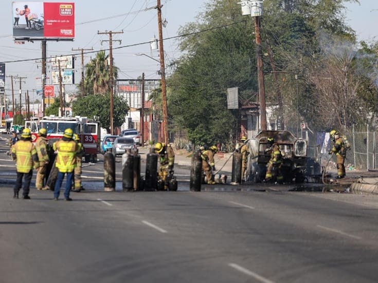 Explosión de camión de gas provoca incendio y daños en la Terán Terán