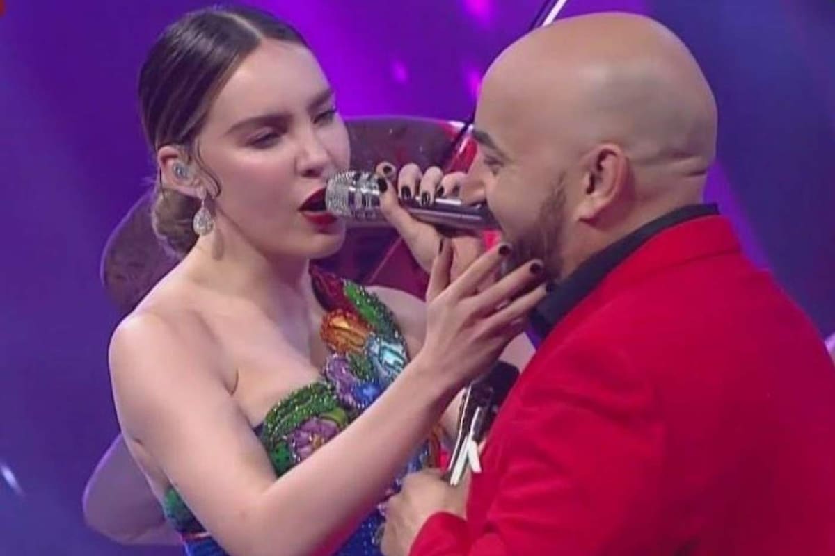 FOTO: Sacan pechos de Belinda "lo pillo" de Lupillo en IG