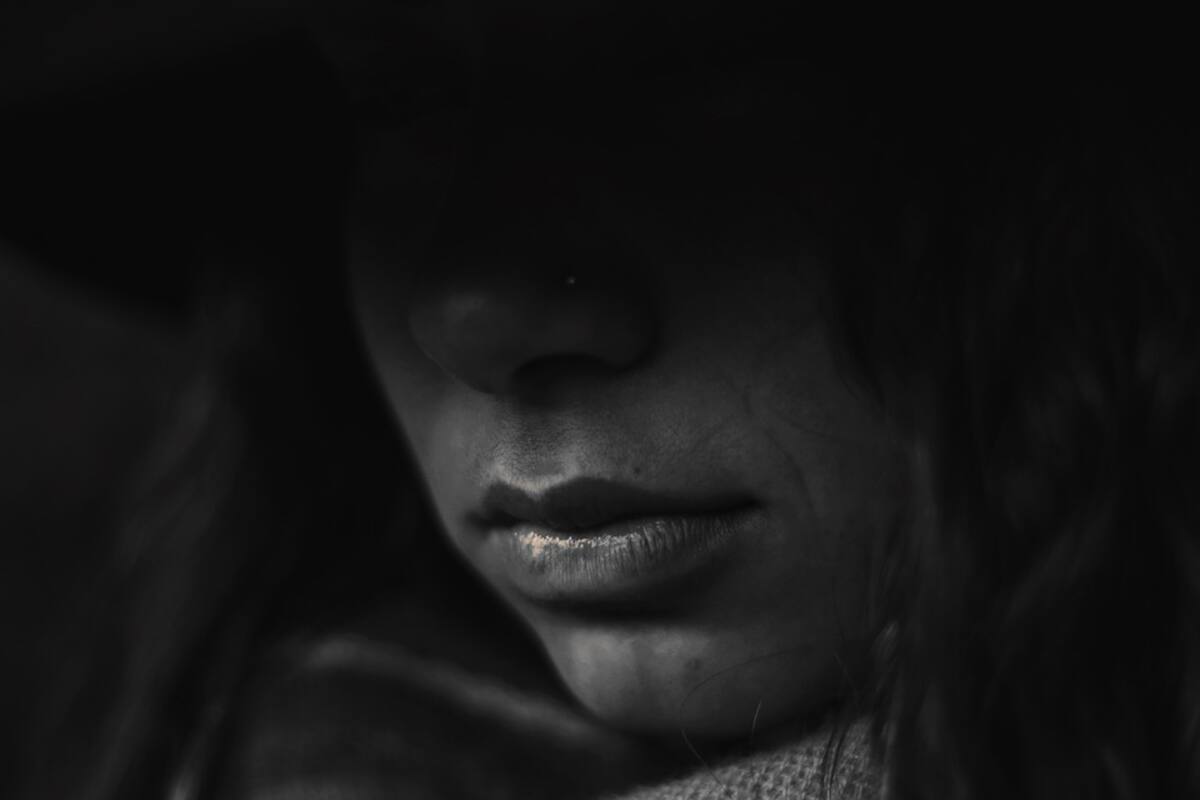 Mujer denuncia haber sido violada por más de 500 hombres durante 7 años