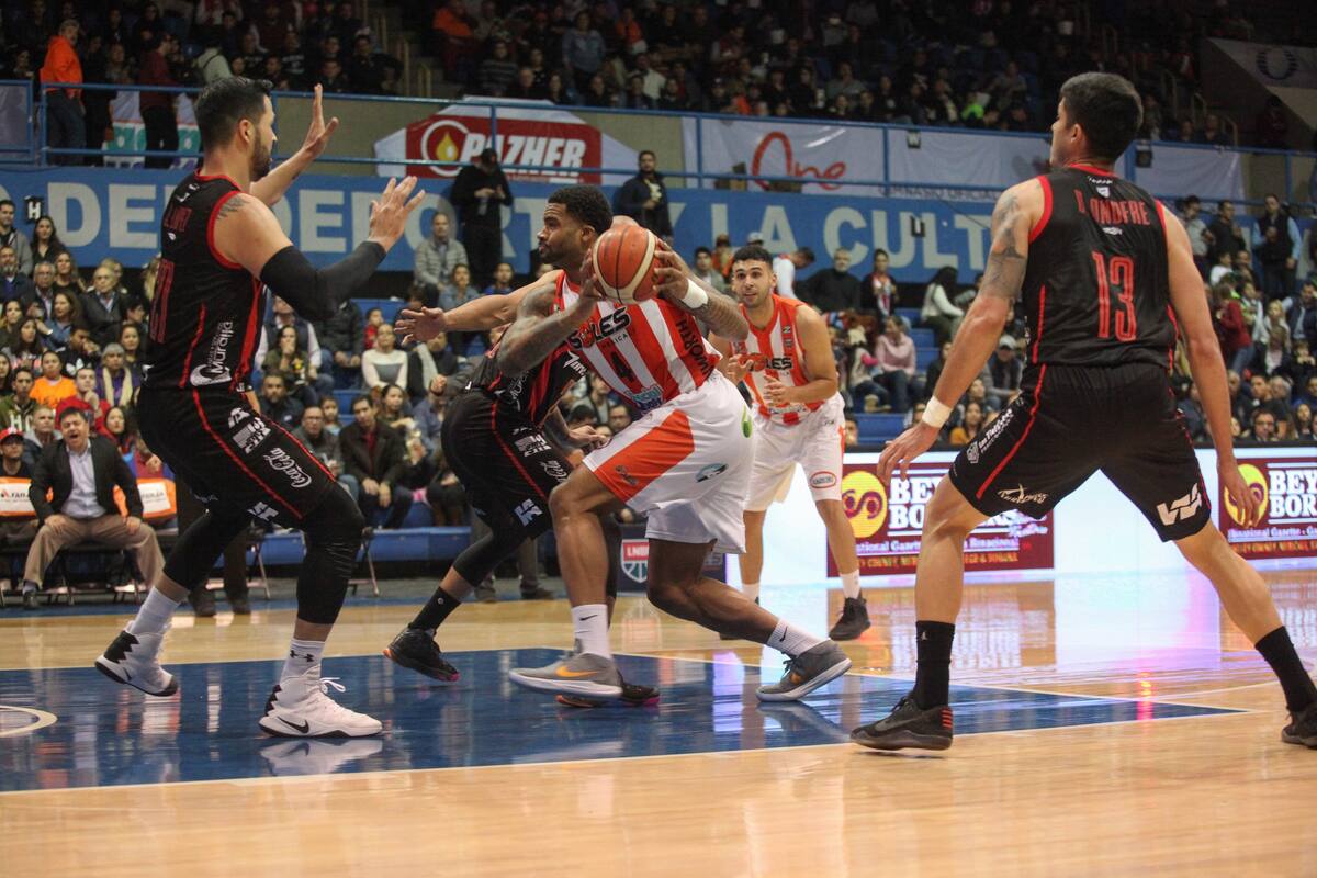 Soles plantea jugar como local en Tijuana