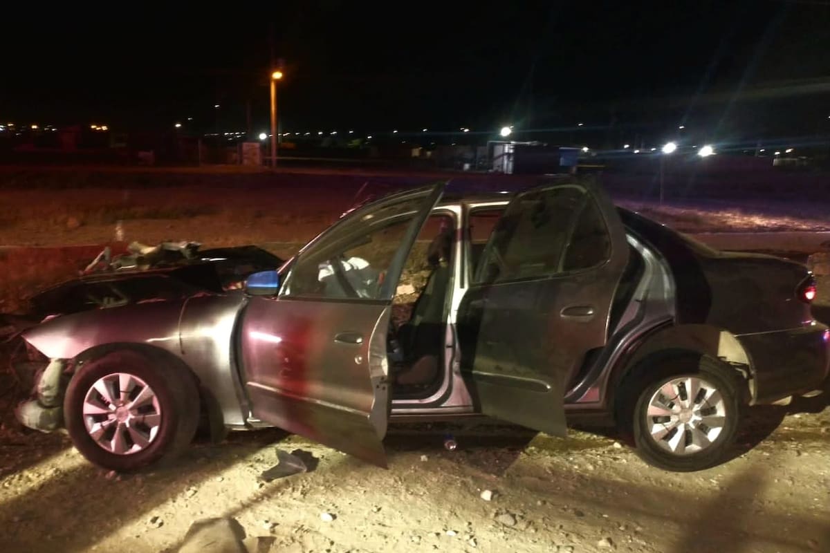 Choque en curva de la Santa Isabel deja a tres personas lesionadas