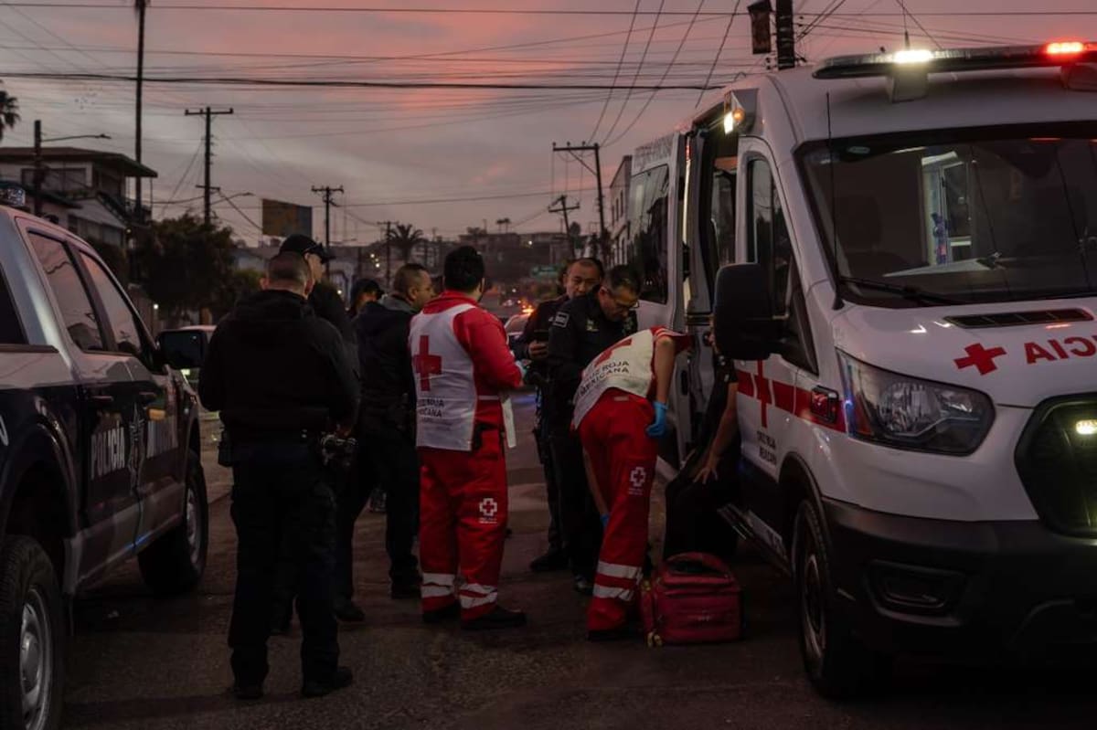 El accidente ocurrió en el cruce de la calle Tercera y avenida Cristóbal Colón; no hubo personas lesionadas. Foto: Border Zoom
