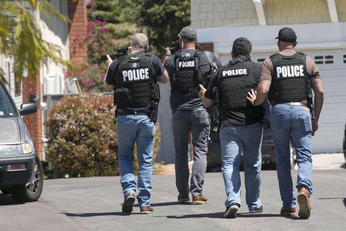 Desarticulan presunta red de tráfico de armas; hay policías involucrados