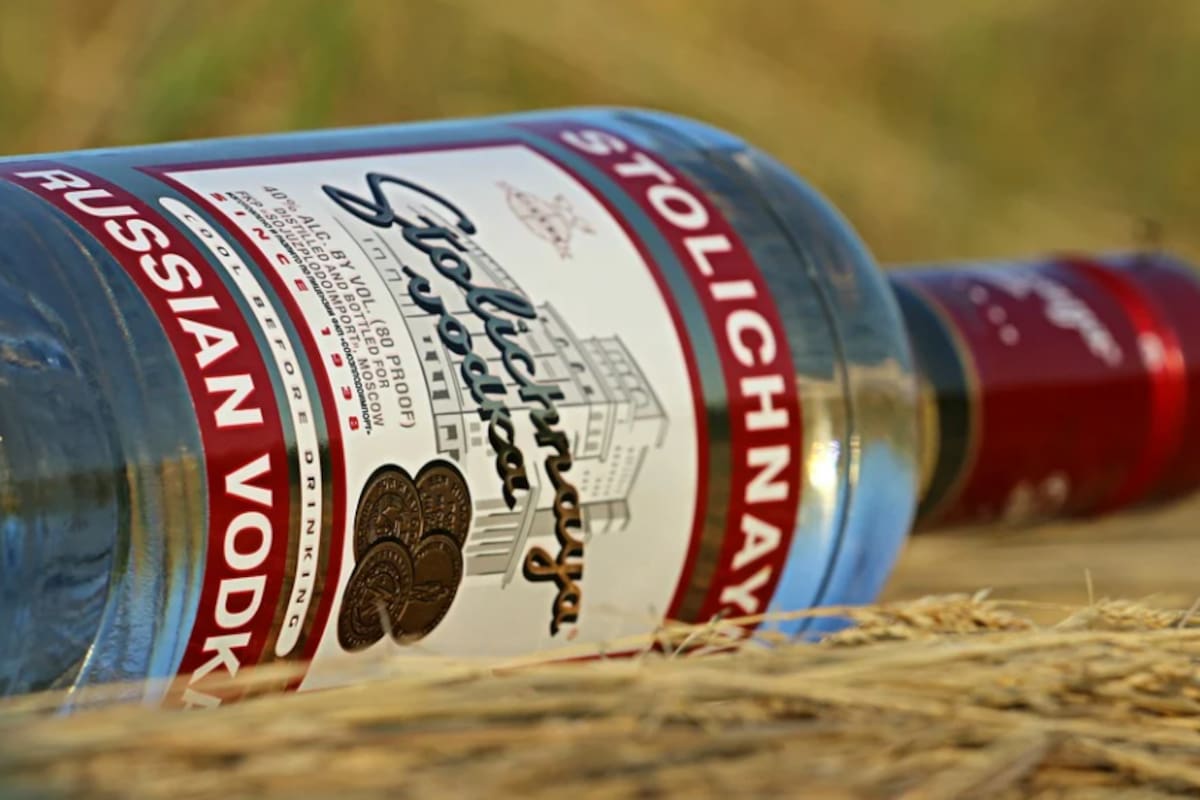 Canadá retira vodka y bebidas alcohólicas rusas de sus licorerías