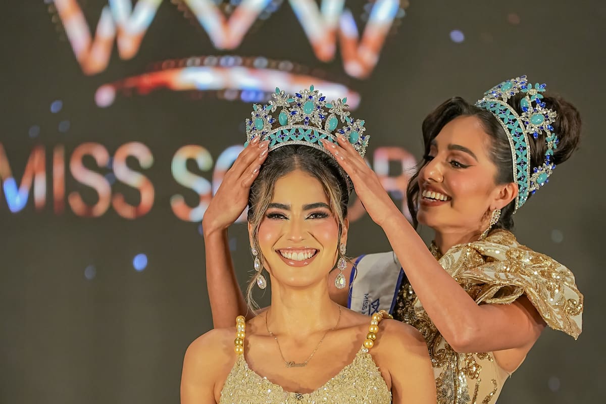 Coronan a la belleza