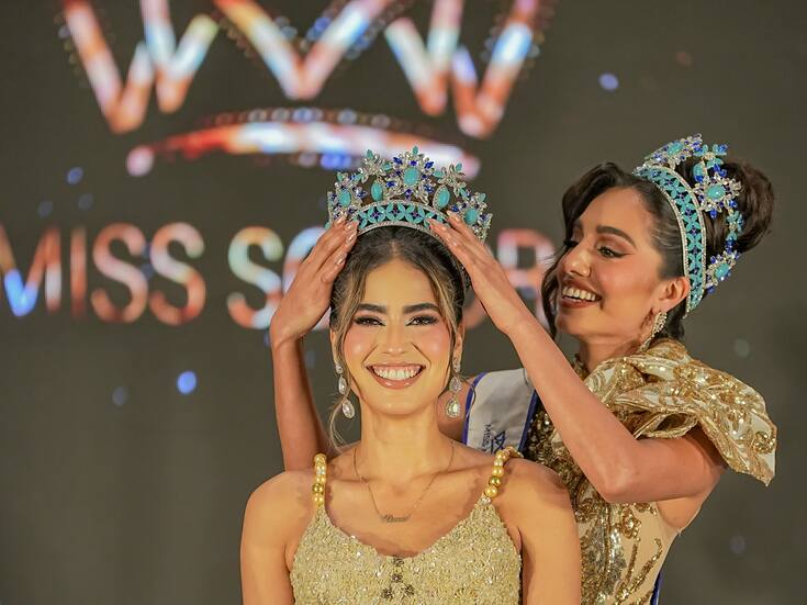 Coronan a la belleza